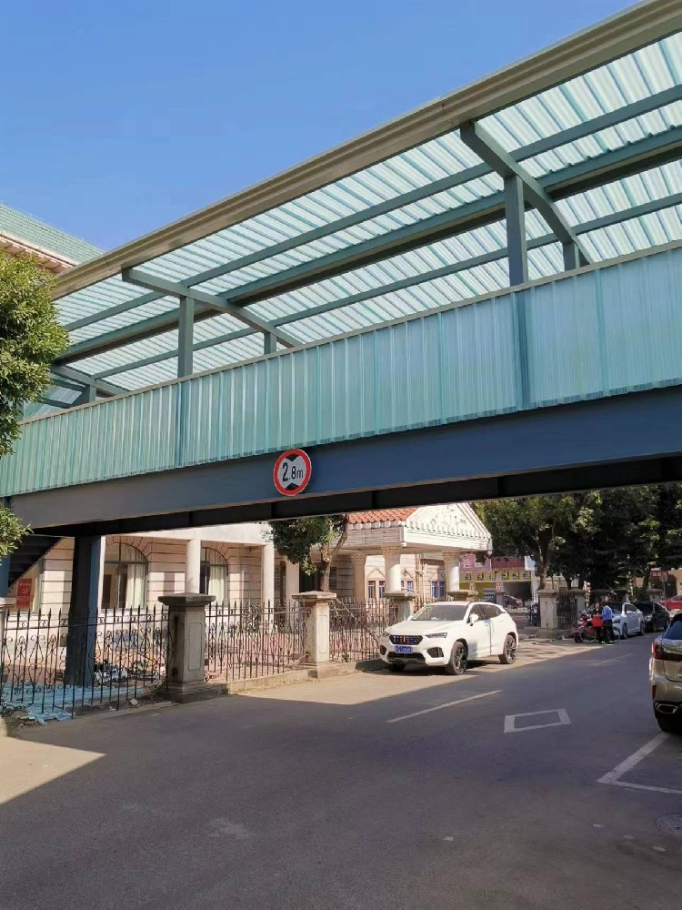 東莞市大朗政府人行天橋